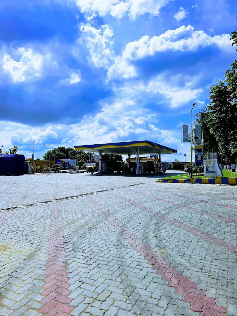 Laraiti Devi Filling Station from the approach road